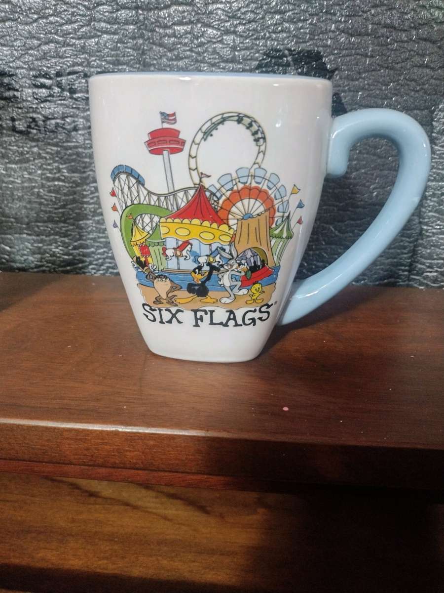 Vintage Six Flags Looney Tunes Mug