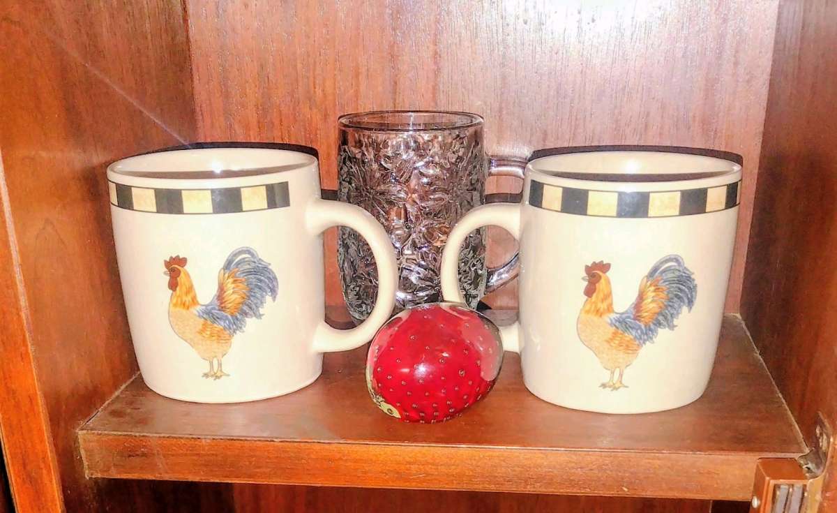 rooster mug Greenbrier international set of two