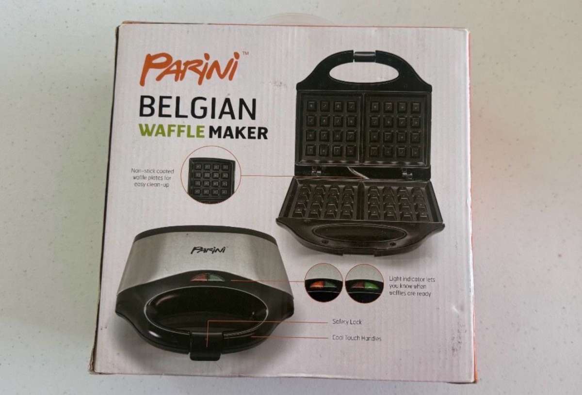 NEW Parini Belgian Waffle Maker  Crispy Fluffy Waffles