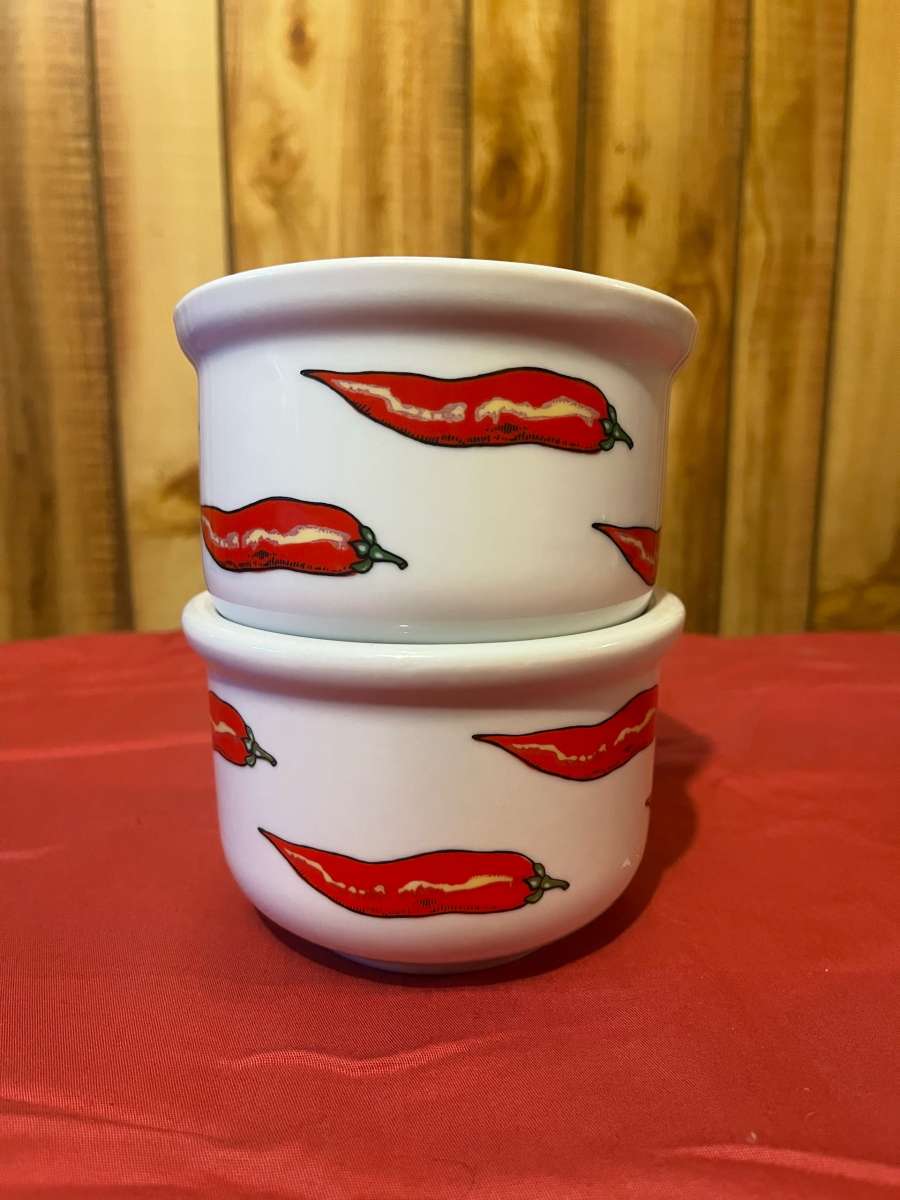 2 Piece Set of Brazilian Chili Pepper Ceramic Bowls