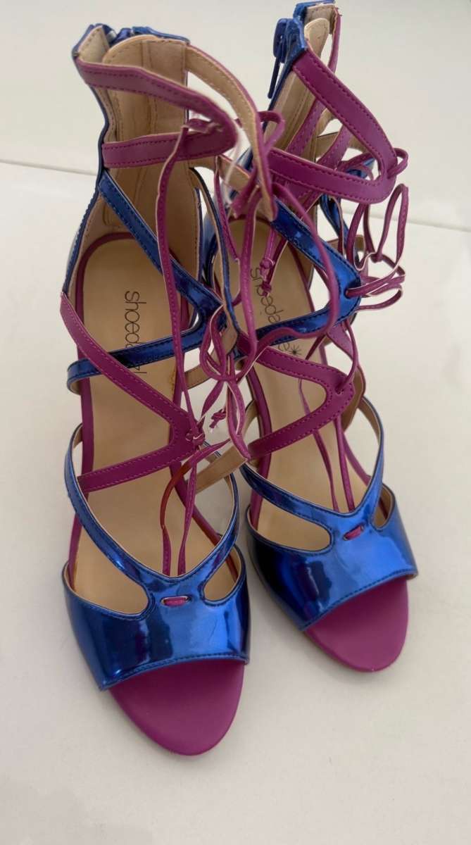ShoeDazzle Metallic Blue  Fuchsia Strappy Heels Size 65  Wor