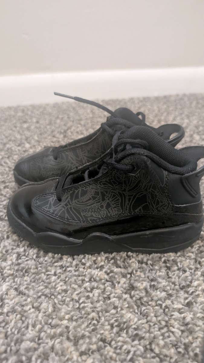 11c black Jordans