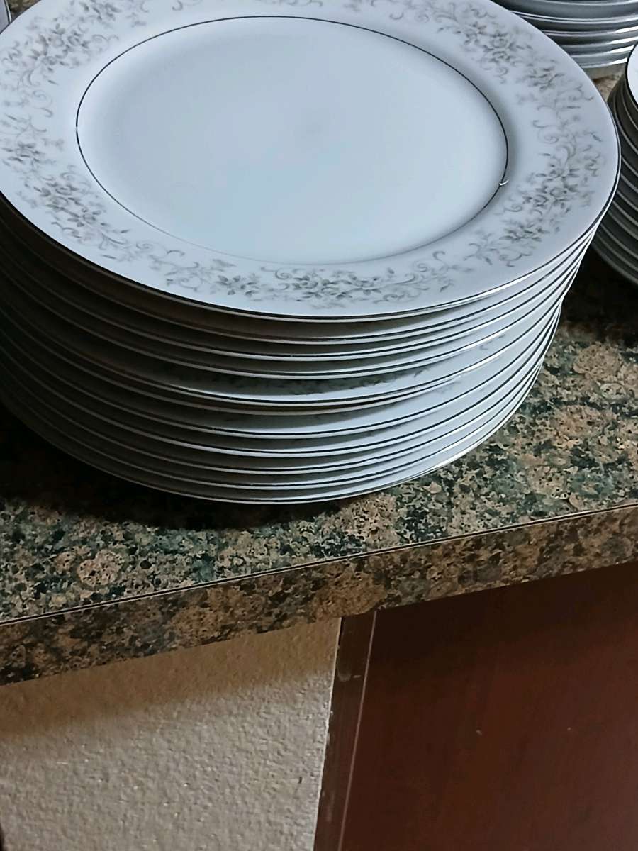 Camelot China Carousel 1315 is a twentyfourpi2307 Camelot Ca