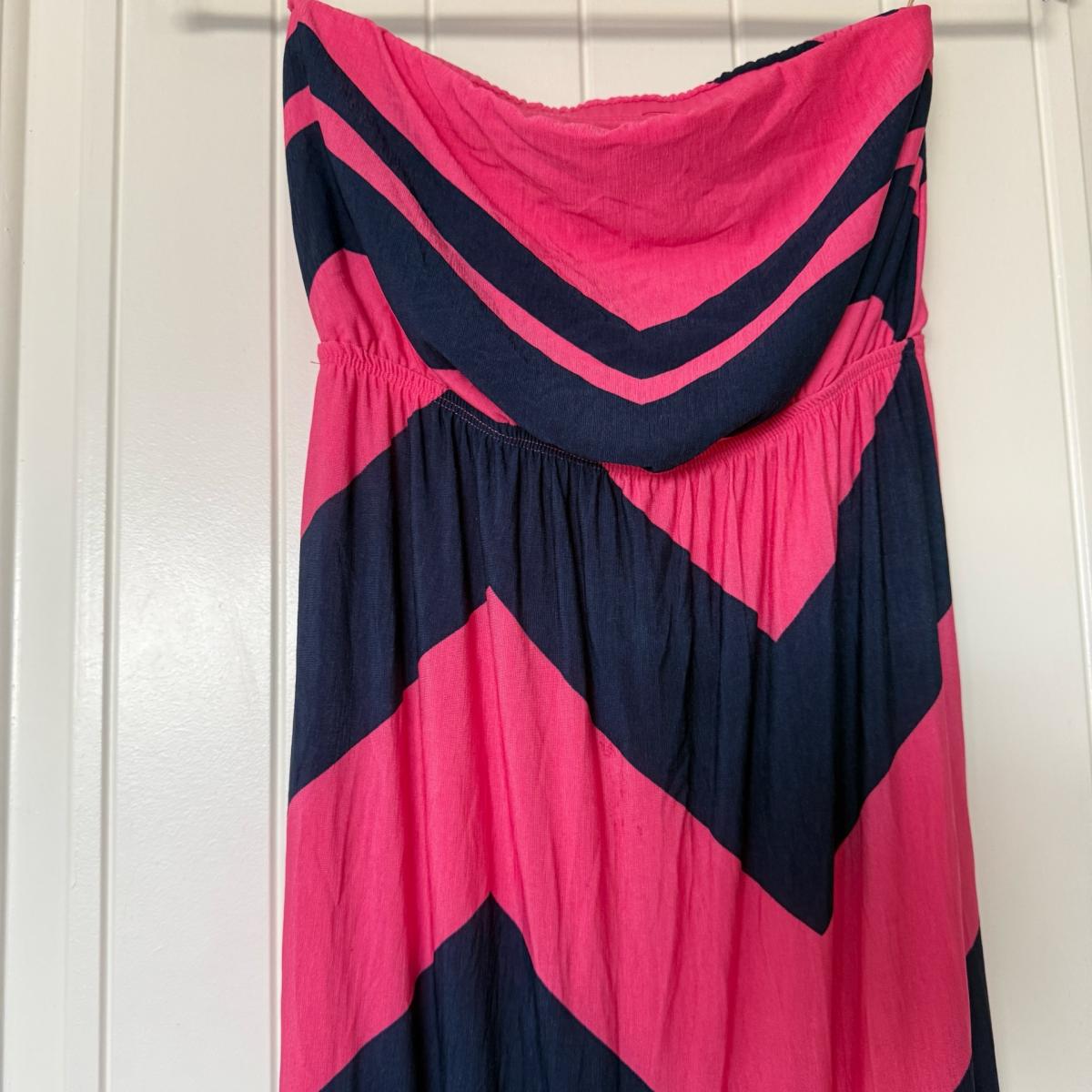 Bold Pink  Navy Chevron Strapless Maxi DressSize Small Eyeca