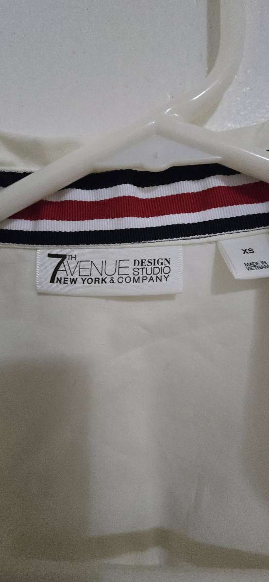 7th Ave White Button down shirt