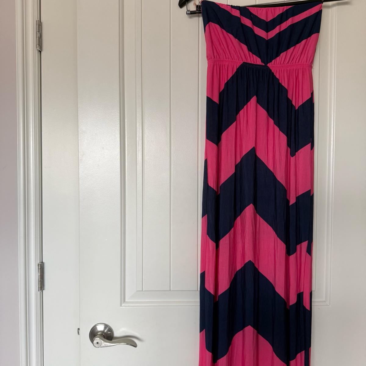 Bold Pink  Navy Chevron Strapless Maxi DressSize Small Eyeca