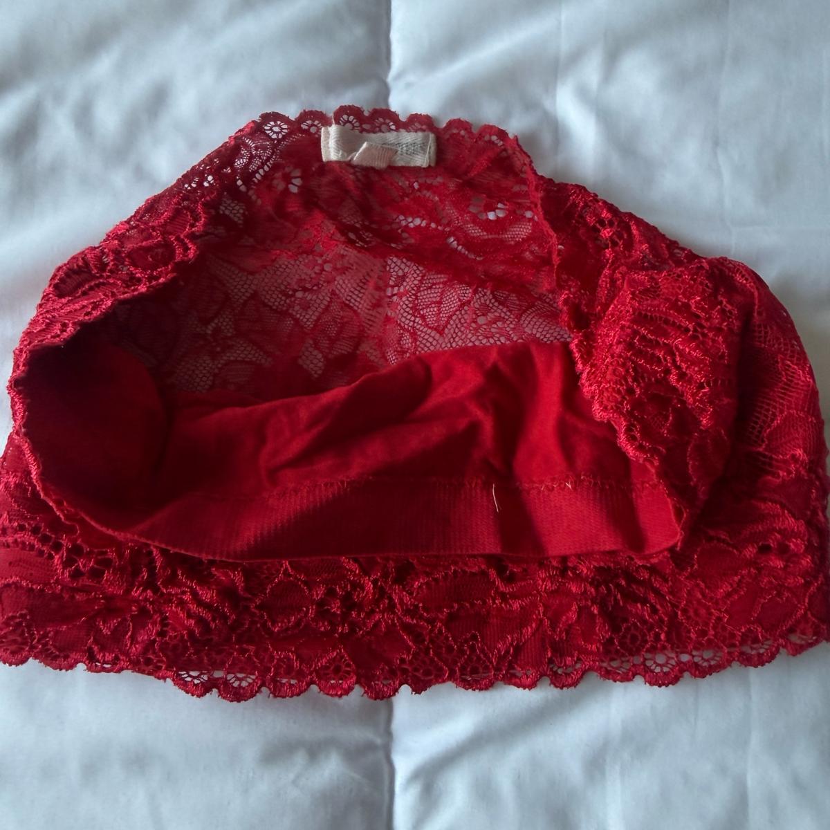 Scarlet Lace Bandeau Top  Elegant  EyeCatching Design S