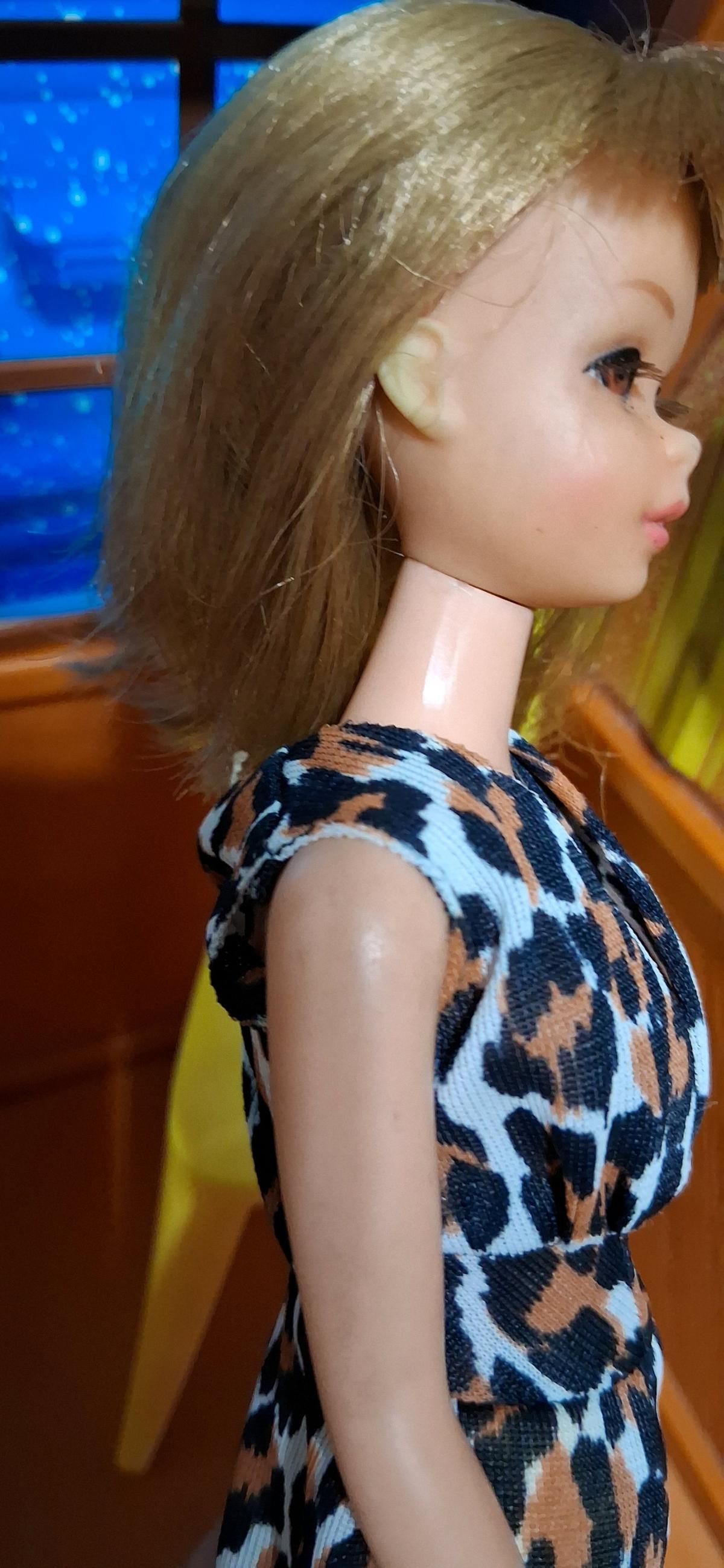VINTAGE 1960S FRANCIE BARBIE DOLL BEND LEG ROOTED LASHES