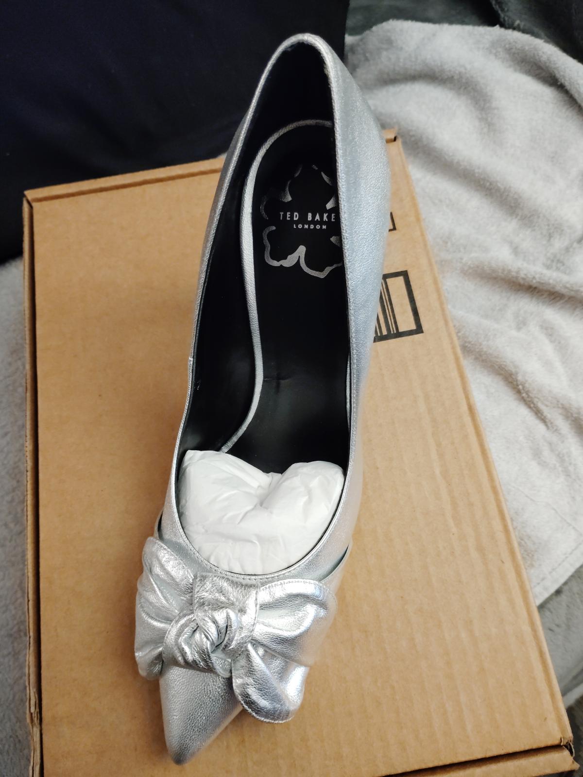 Ted Baker Women's Ryal Bow Court Pump silver size 8 to 8.5