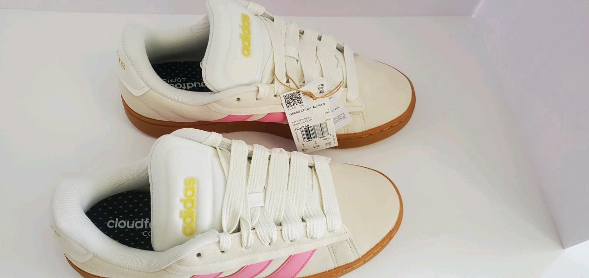 womens Size 85 Adidas Grand court alpha 00s