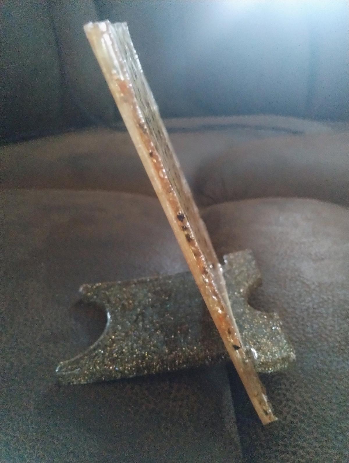 Handcrafted and personalized Phone stand