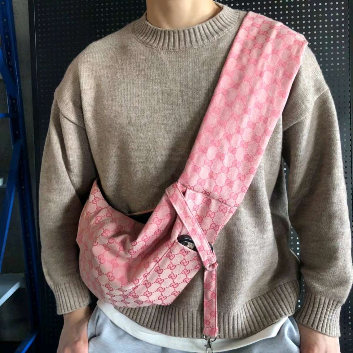 one pet shoulder carrier