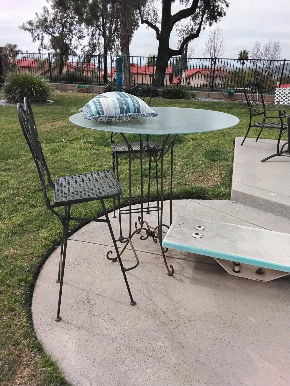 Tall patio Chair Table set