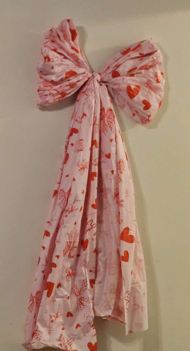 giant bows valentines themed