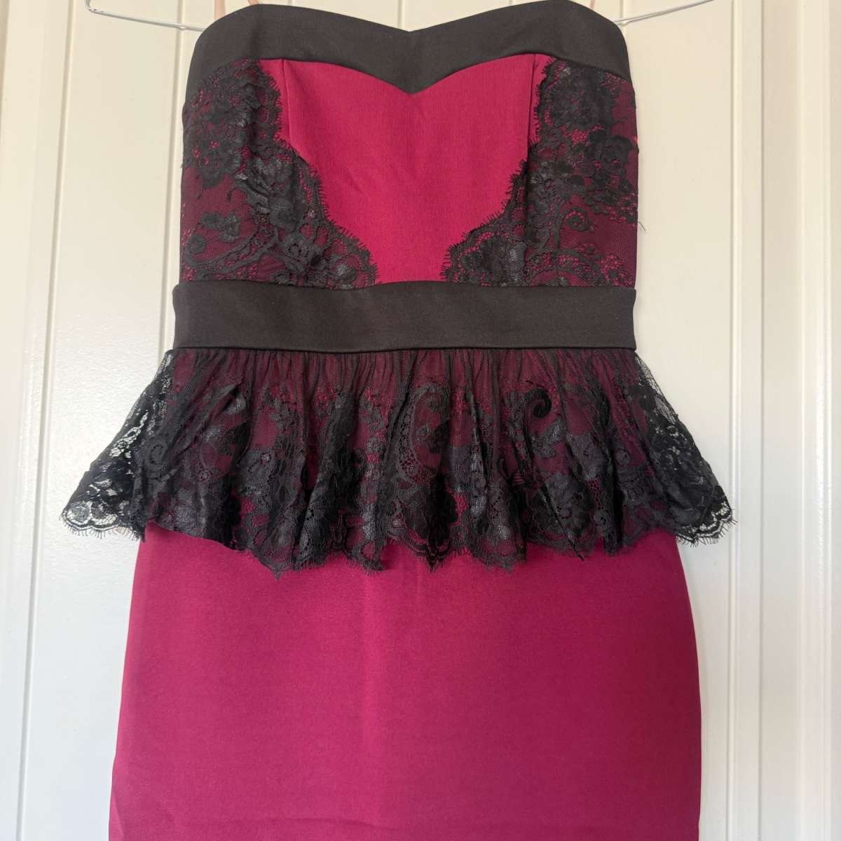 Elegant Strapless Burgundy Wine Red  Black Lace Peplum Cockt
