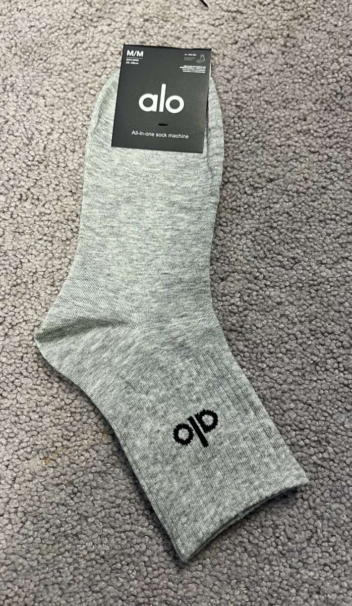 ALO Yoga Half Crew Socks unisex Medium
