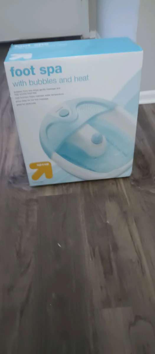 Foot soa with bubbles and heat new