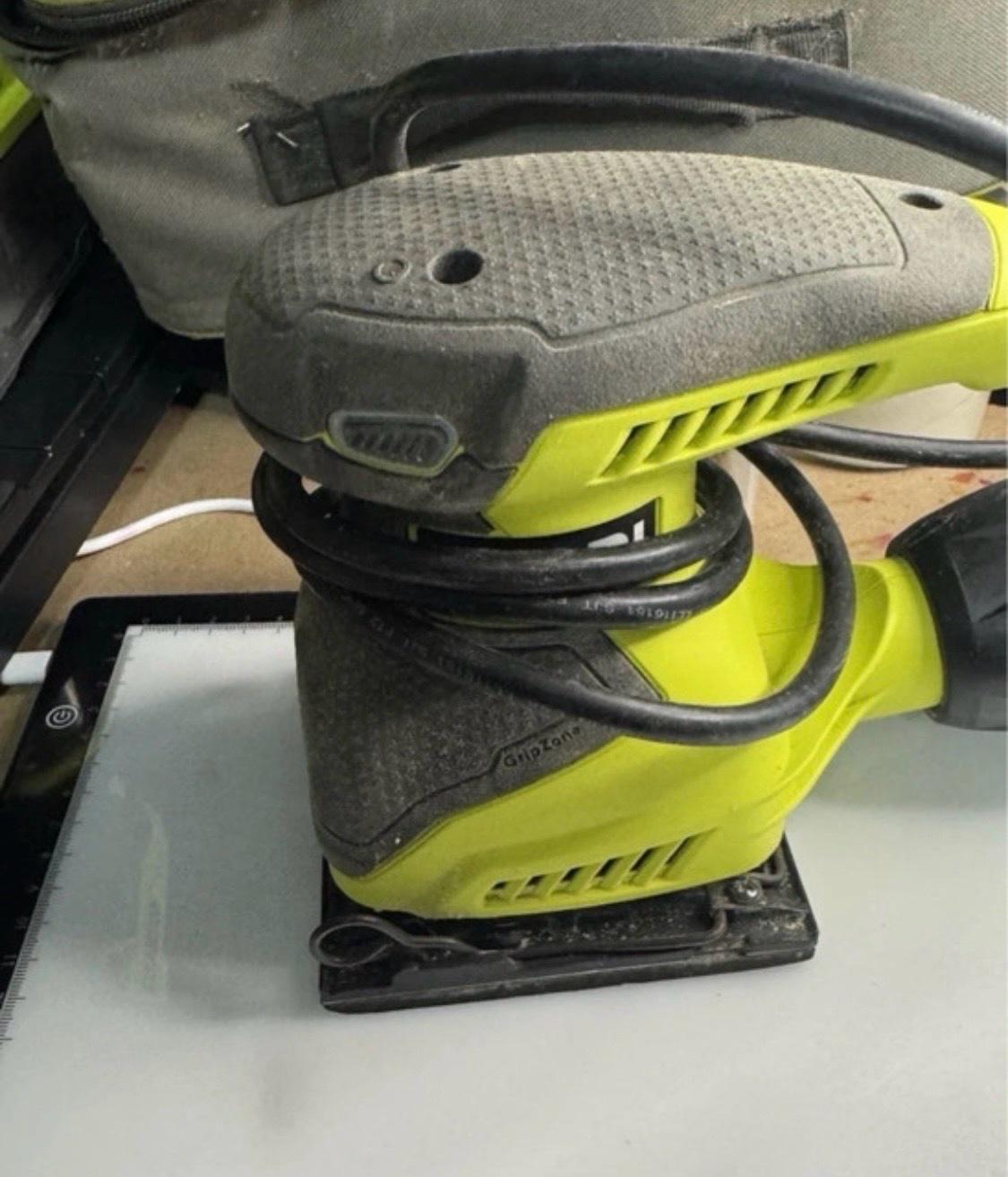 Ryobi 14 sheet Sander  Corded