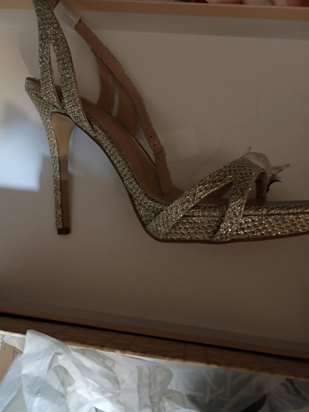 jewel Badgley mischka shoes