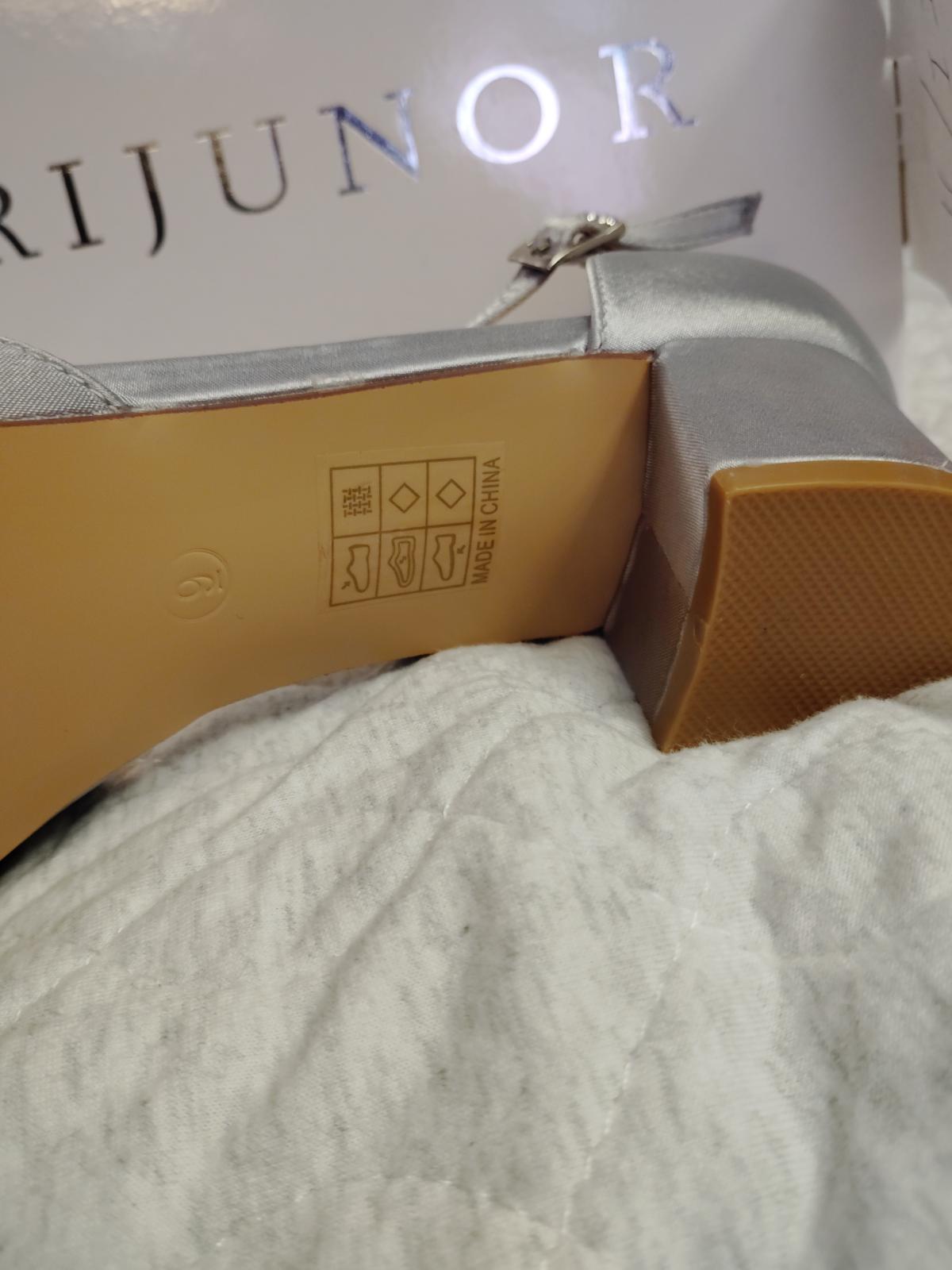 ERIJUNOR E0079 Bow Shoes Comfortable Chunky Low Heels Wedding Satin Shoes Silver Size 9