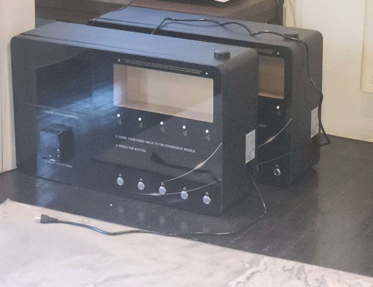 perfume spray wall mounted vending machine