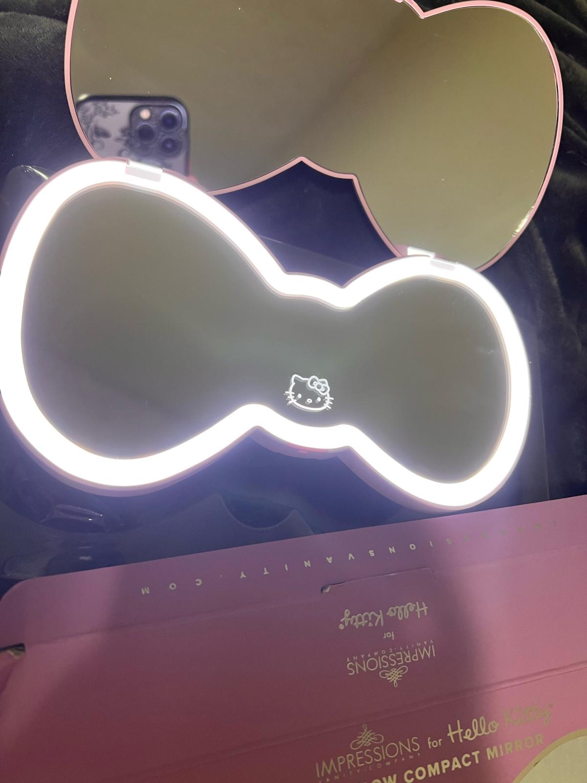 hello kitty led bow mirror