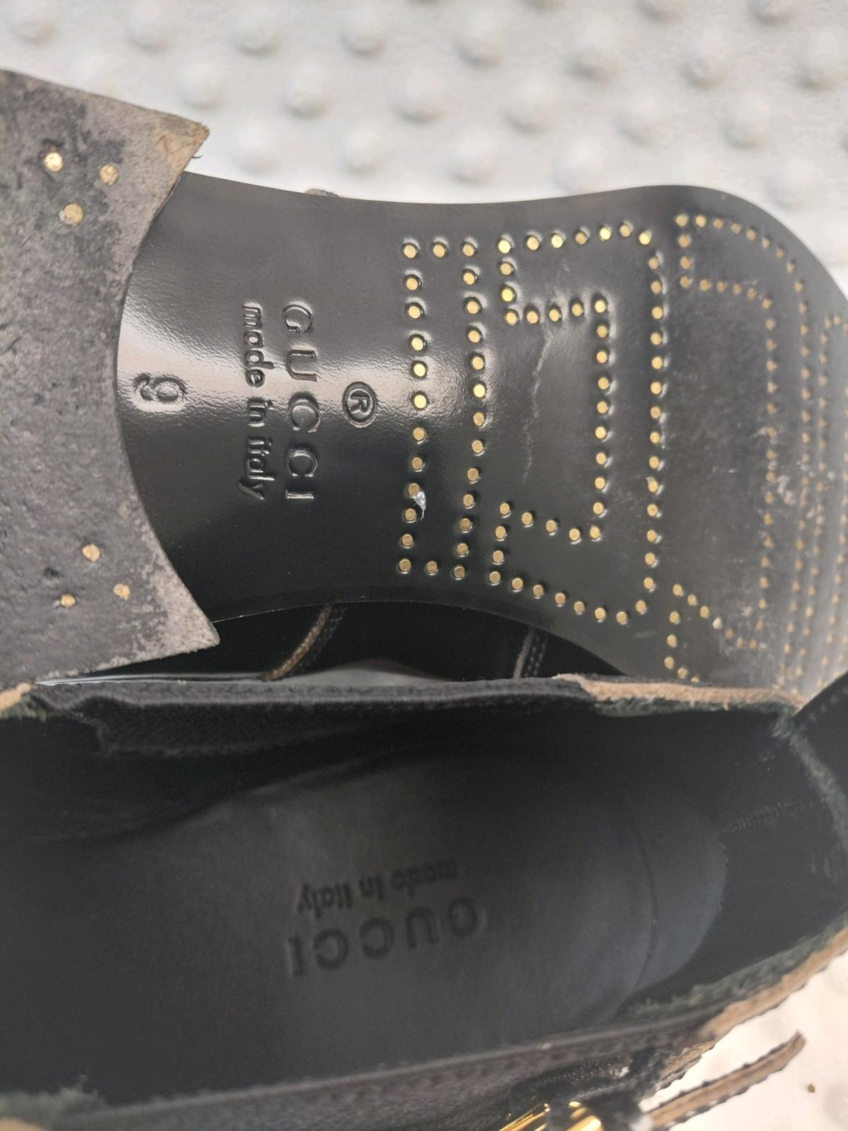 leather gold buckle pointed toe Gucci shoes size 9