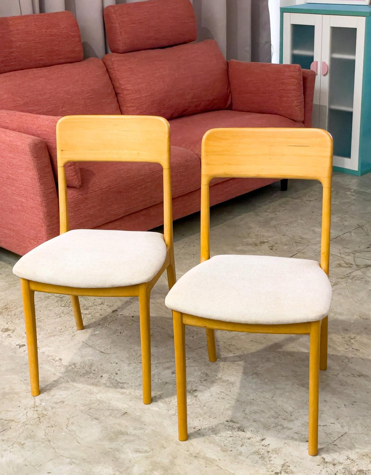 table chairs