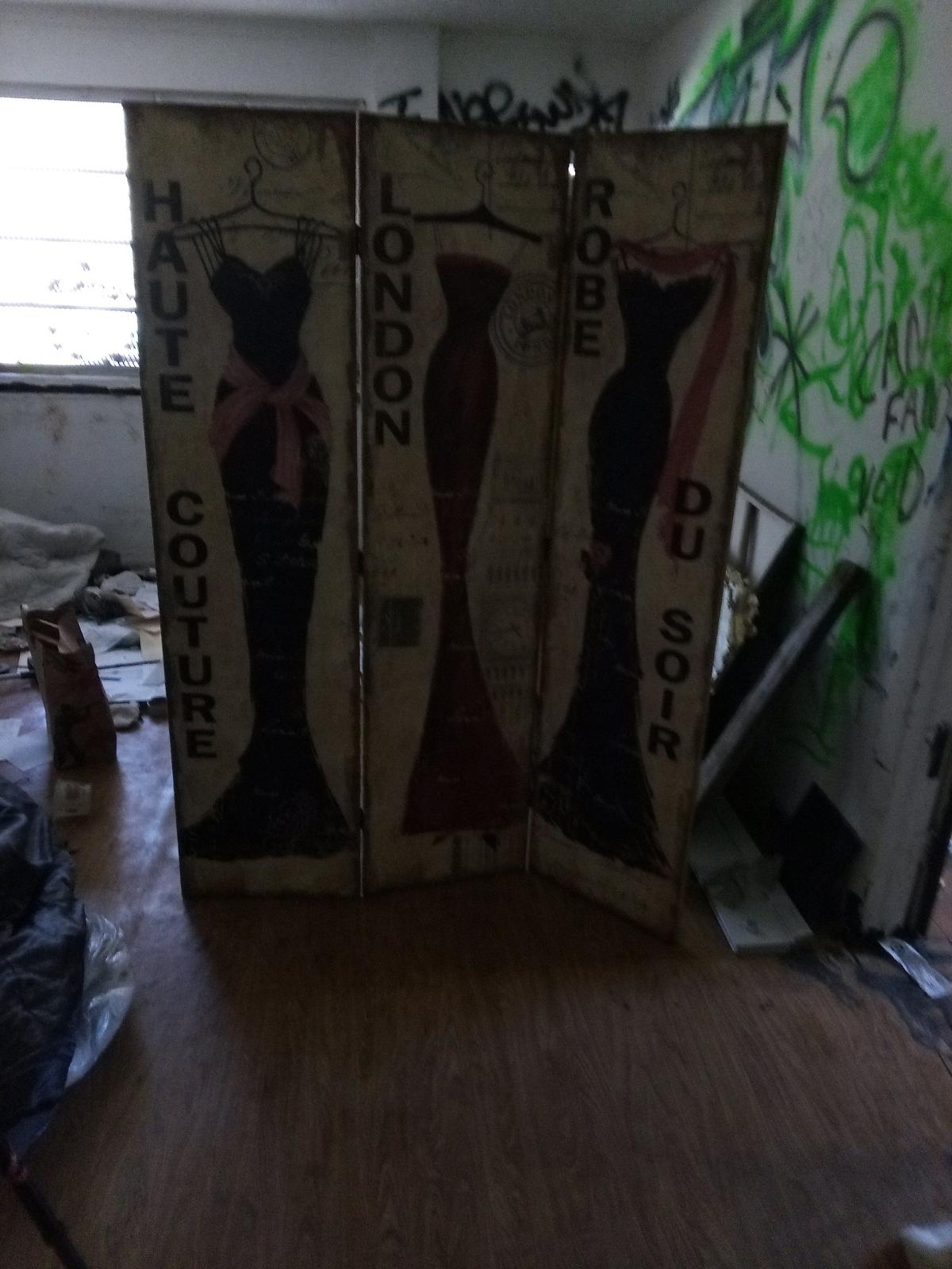 art room divider