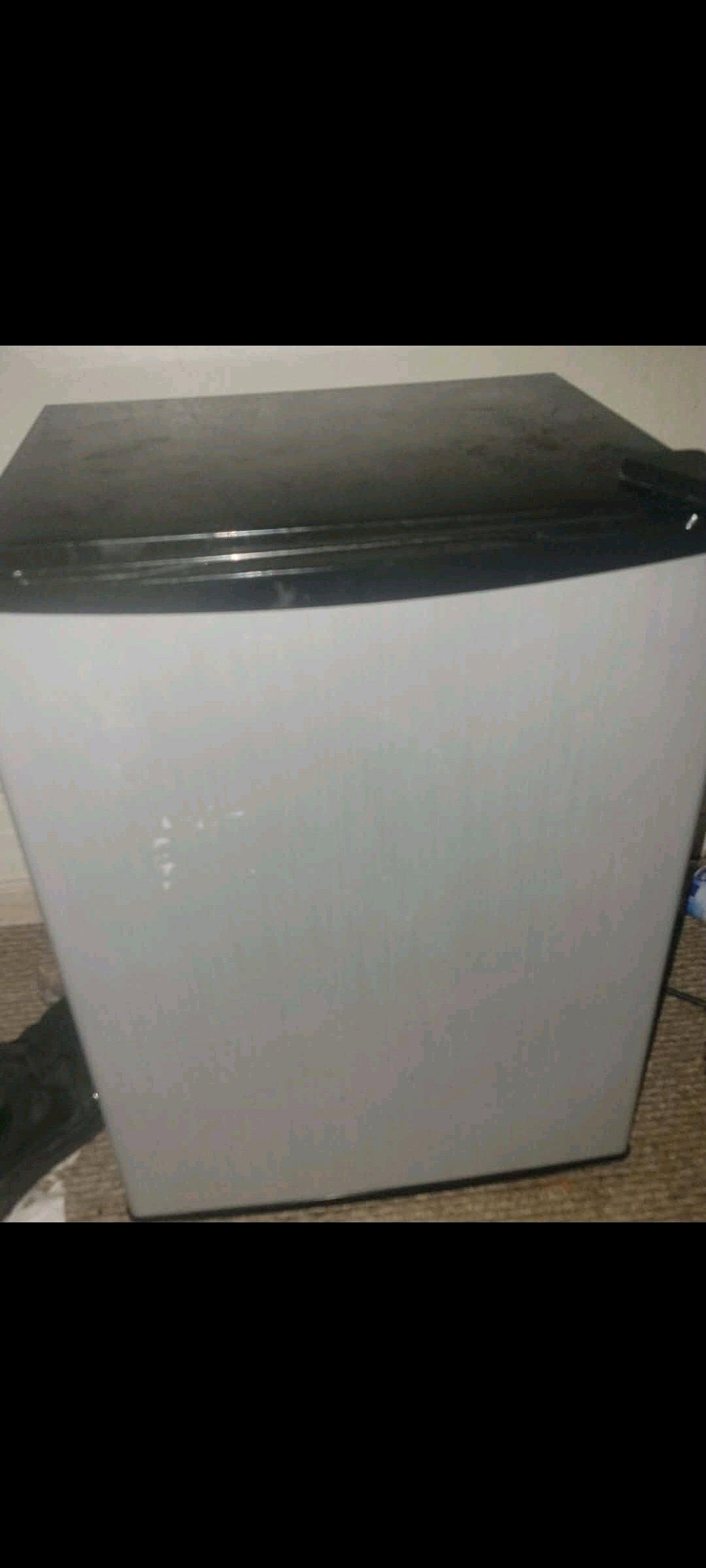 mini fridge 50or best offer  port hurron m  porch pick up