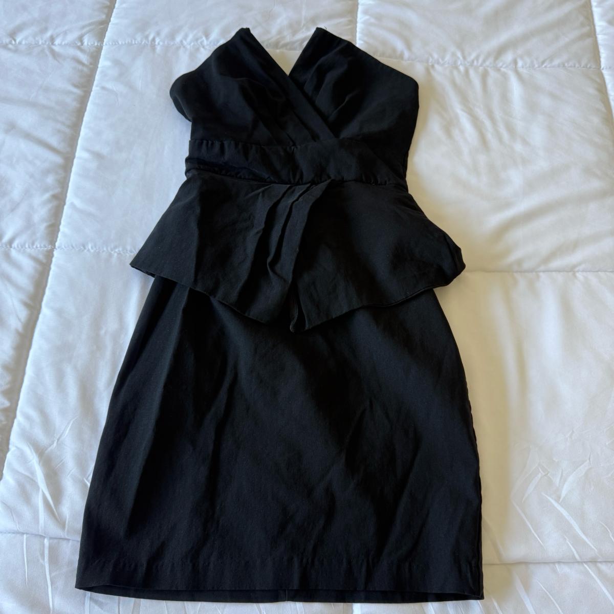 Elegant Strapless Black CorsetStyle Peplum Cocktail Dress