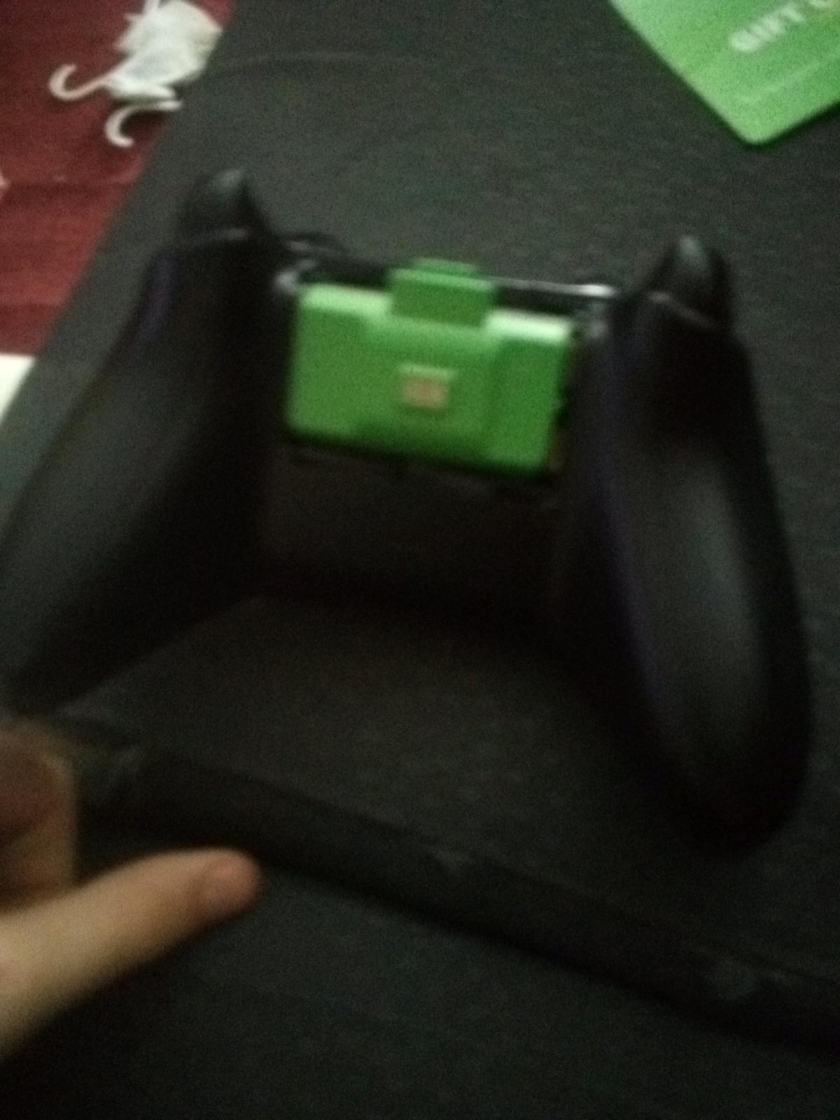 black xbox one controller