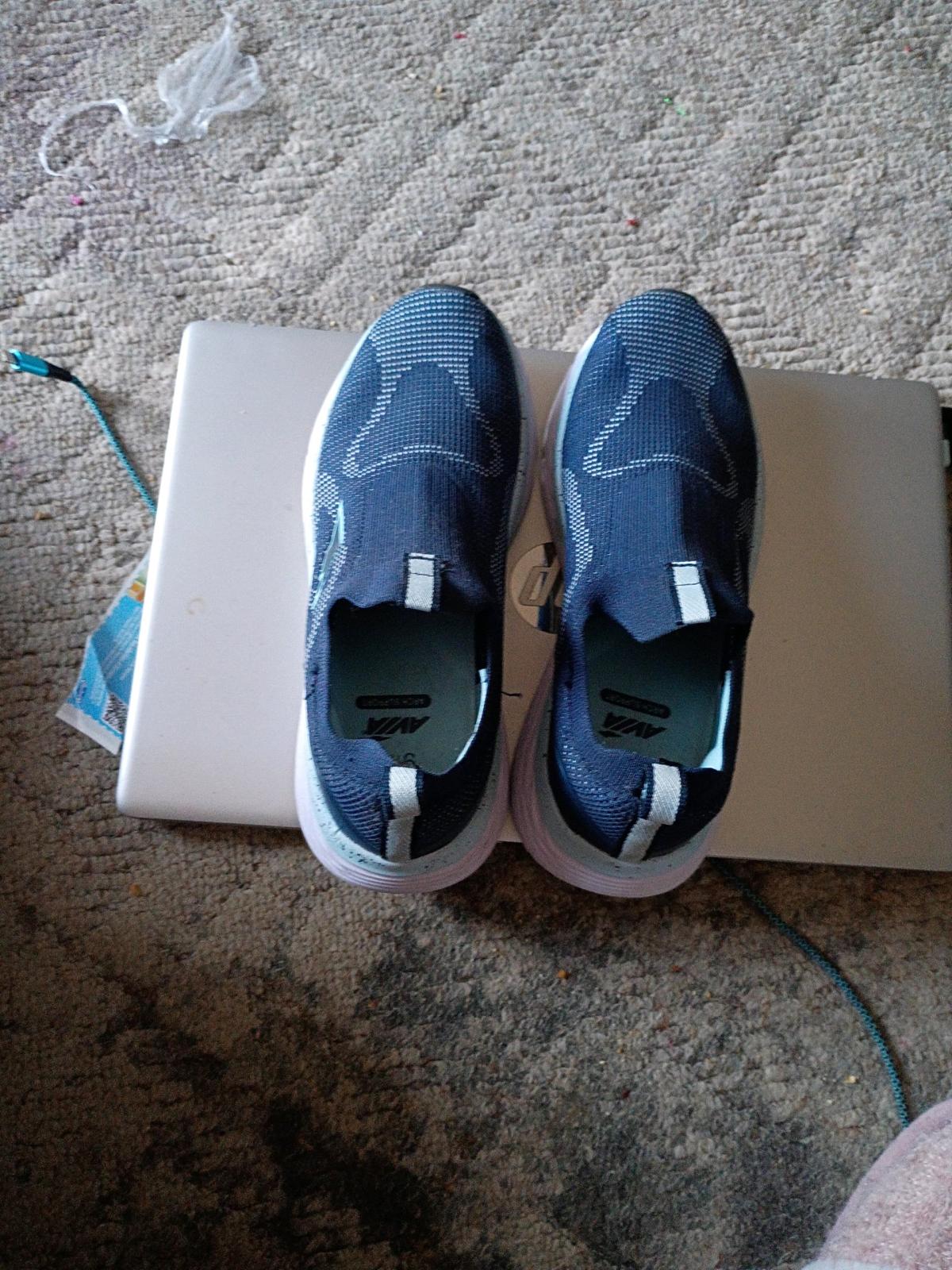 Womens sneakers