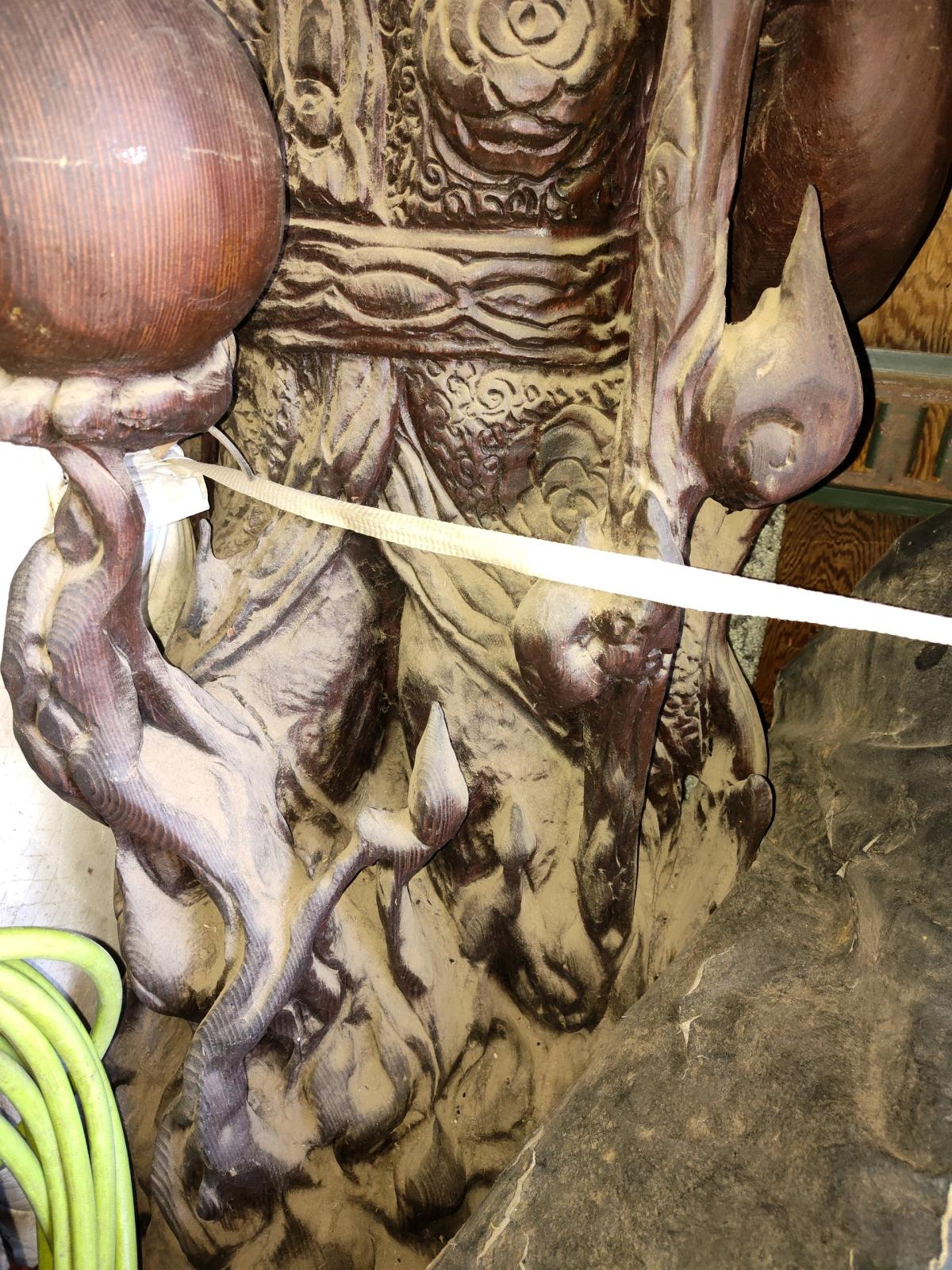 wood statues