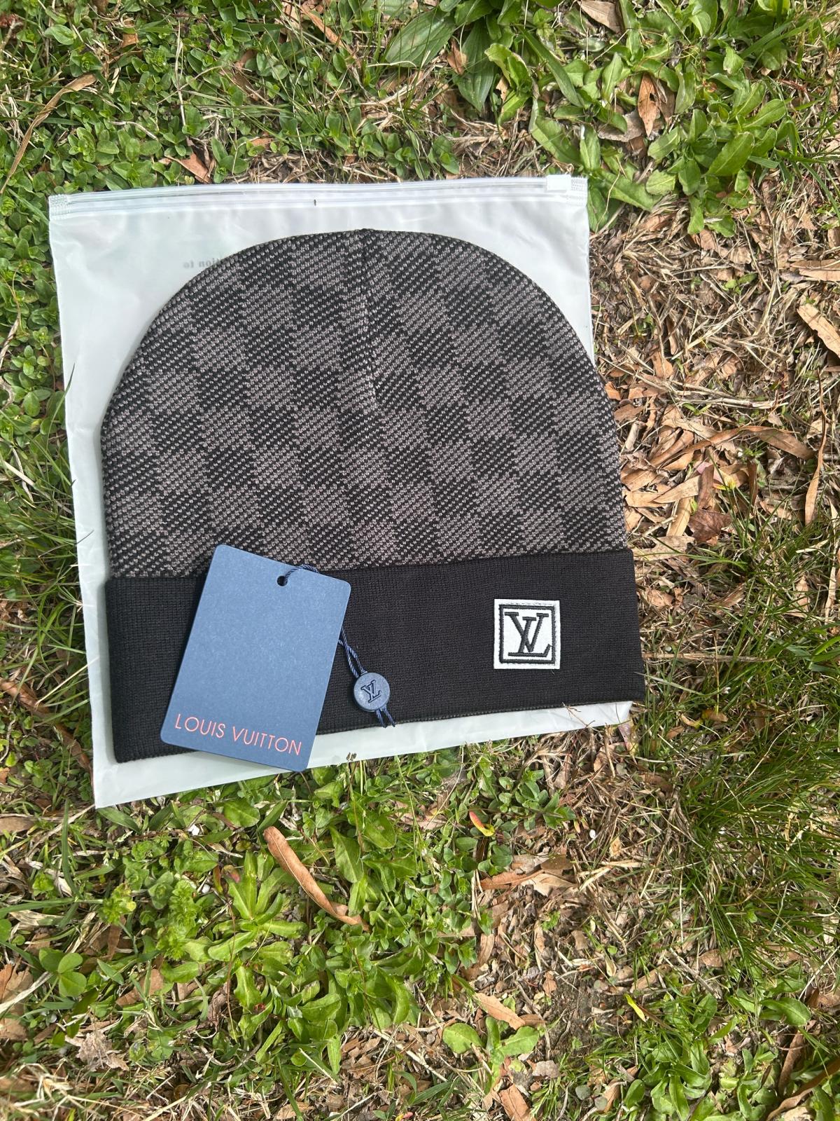 Authentic Louis Vuitton LV Knit Beanie Grey black Monogram