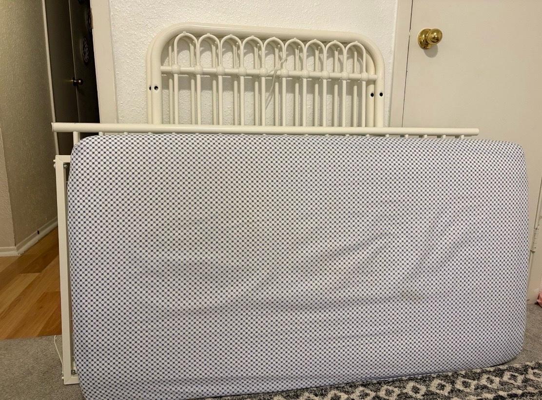 baby crib