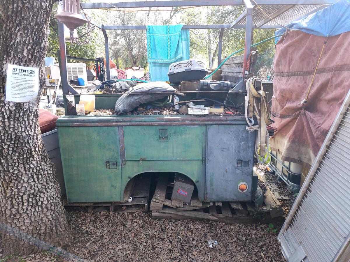 huge estate sale pickers Paradise open all weekends