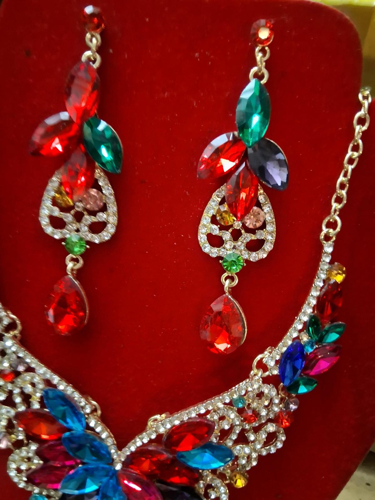 Womens Necklace Set