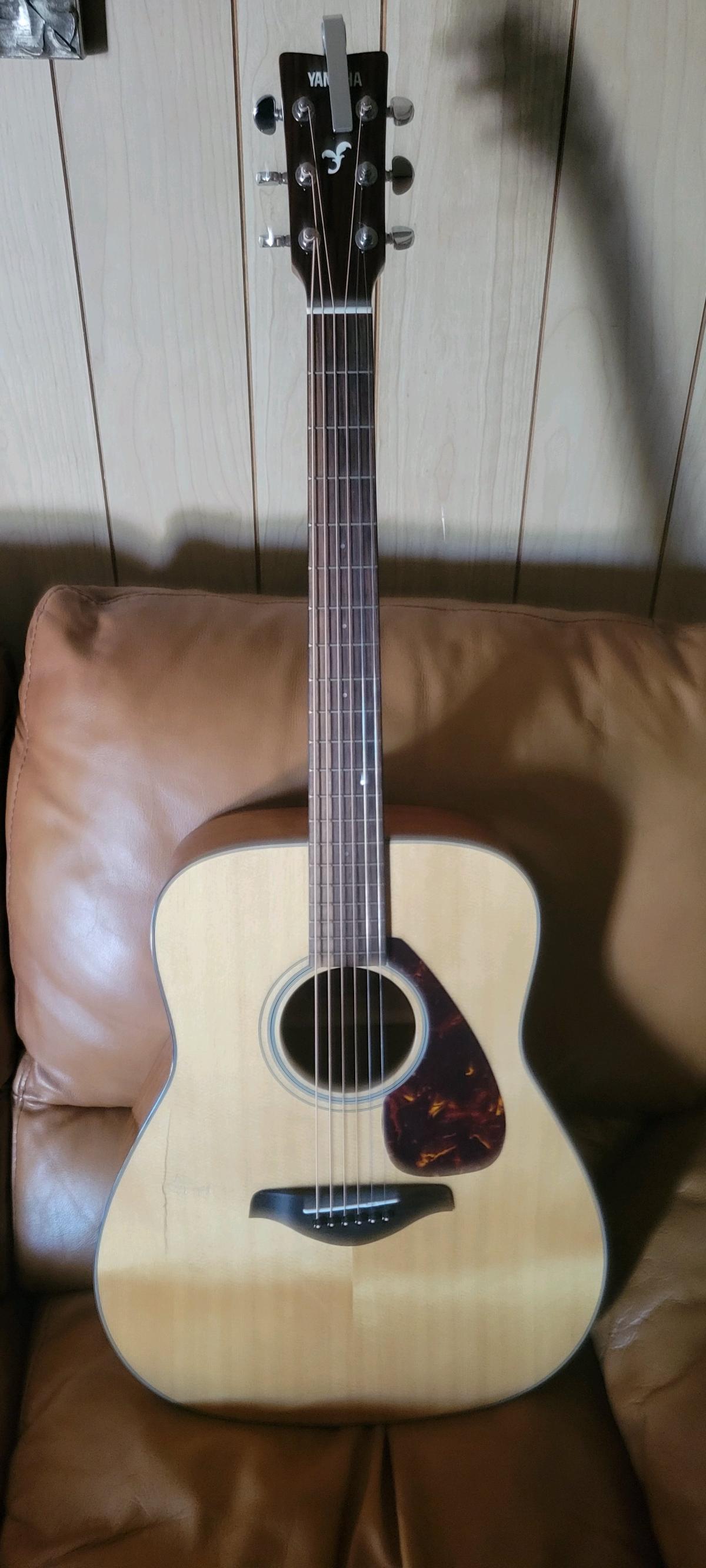 Yamaha Acoustic Guitar