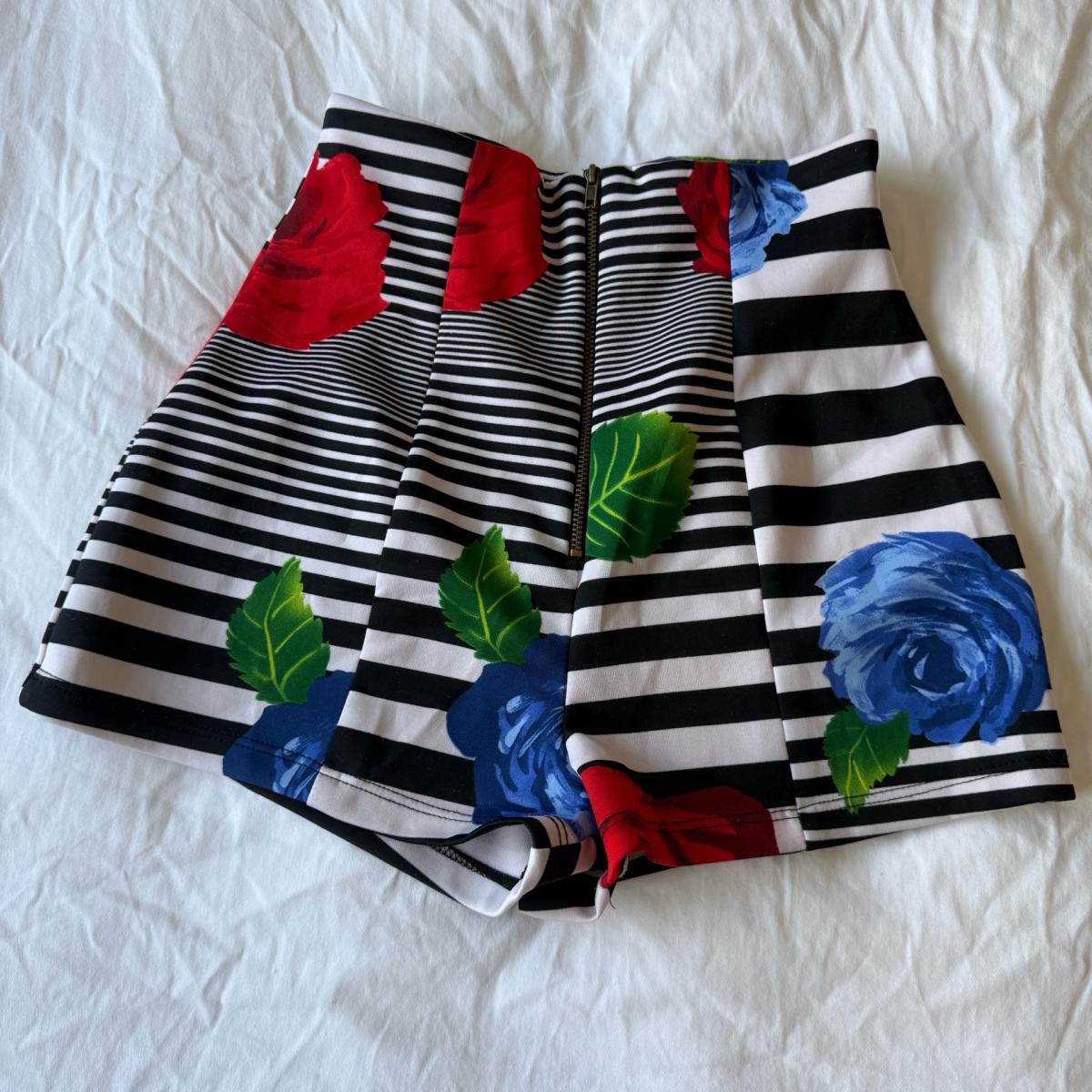 Chic Black  White Striped Floral Skort  High Waist  Red