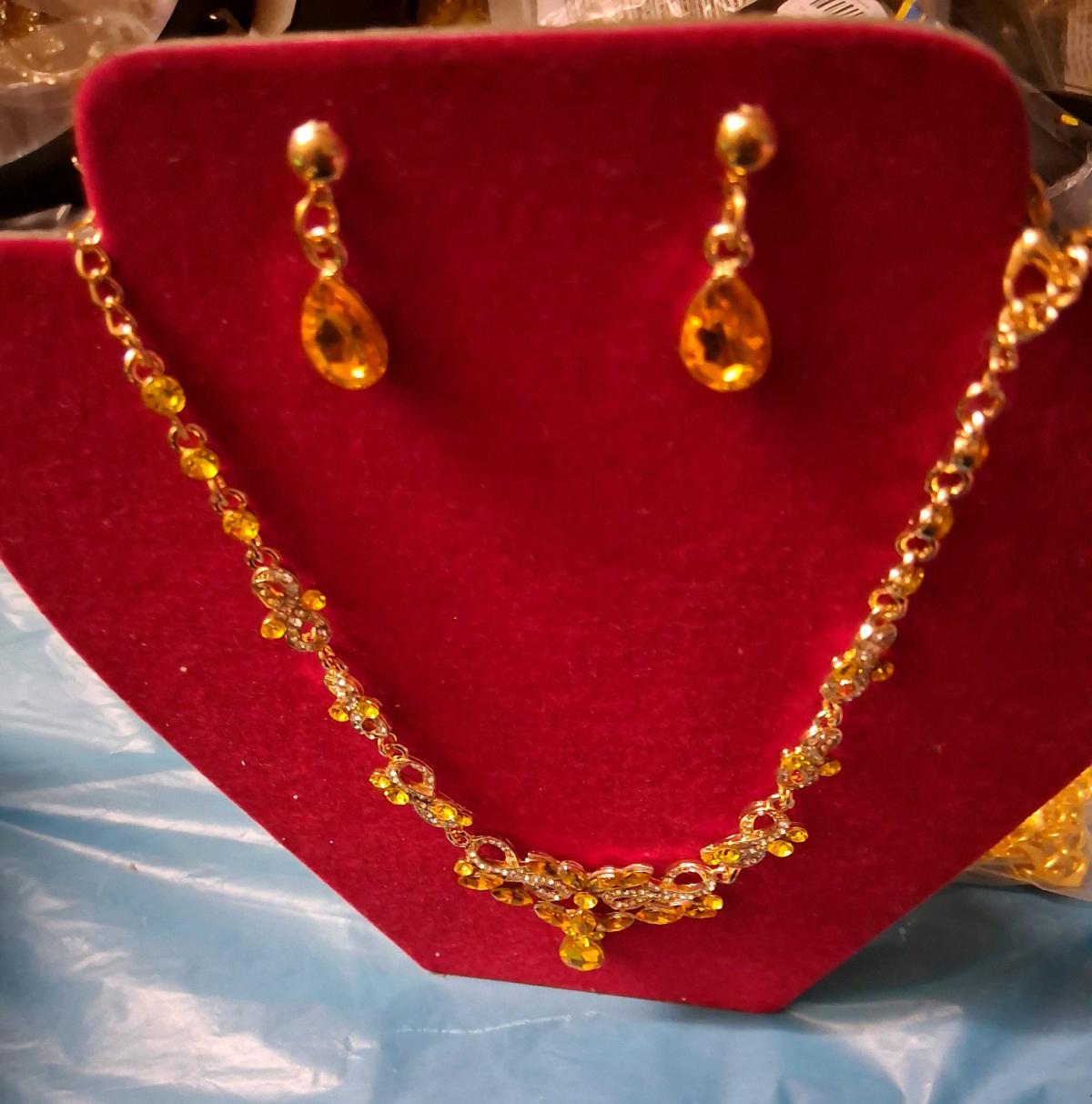 Womens Necklace Set with stones