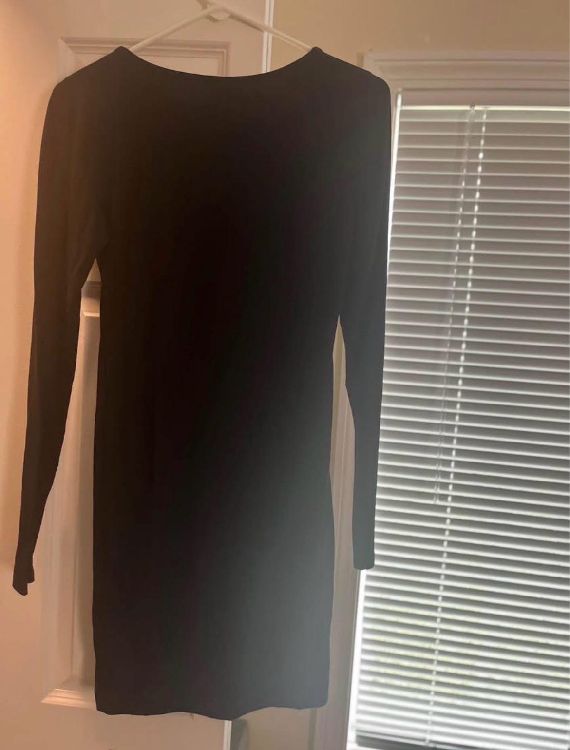 BLACK DRESS WITH LONG SLEEVES