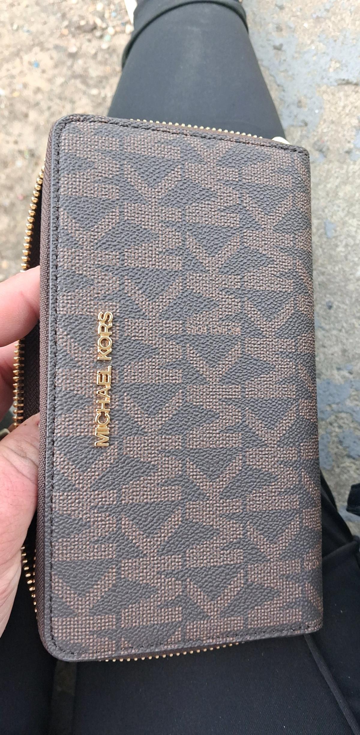 Micheal kors wallet