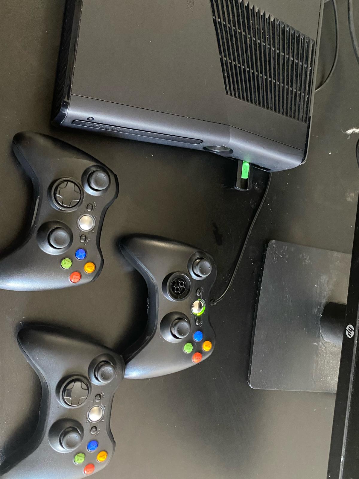 Fully Loaded Xbox 360 Modded with 44 Games  Custom Firmware