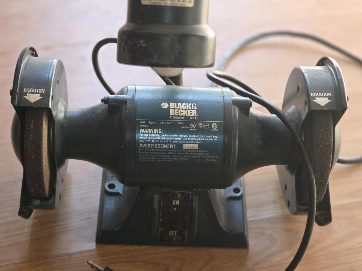 Black and Decker Double bench grinder