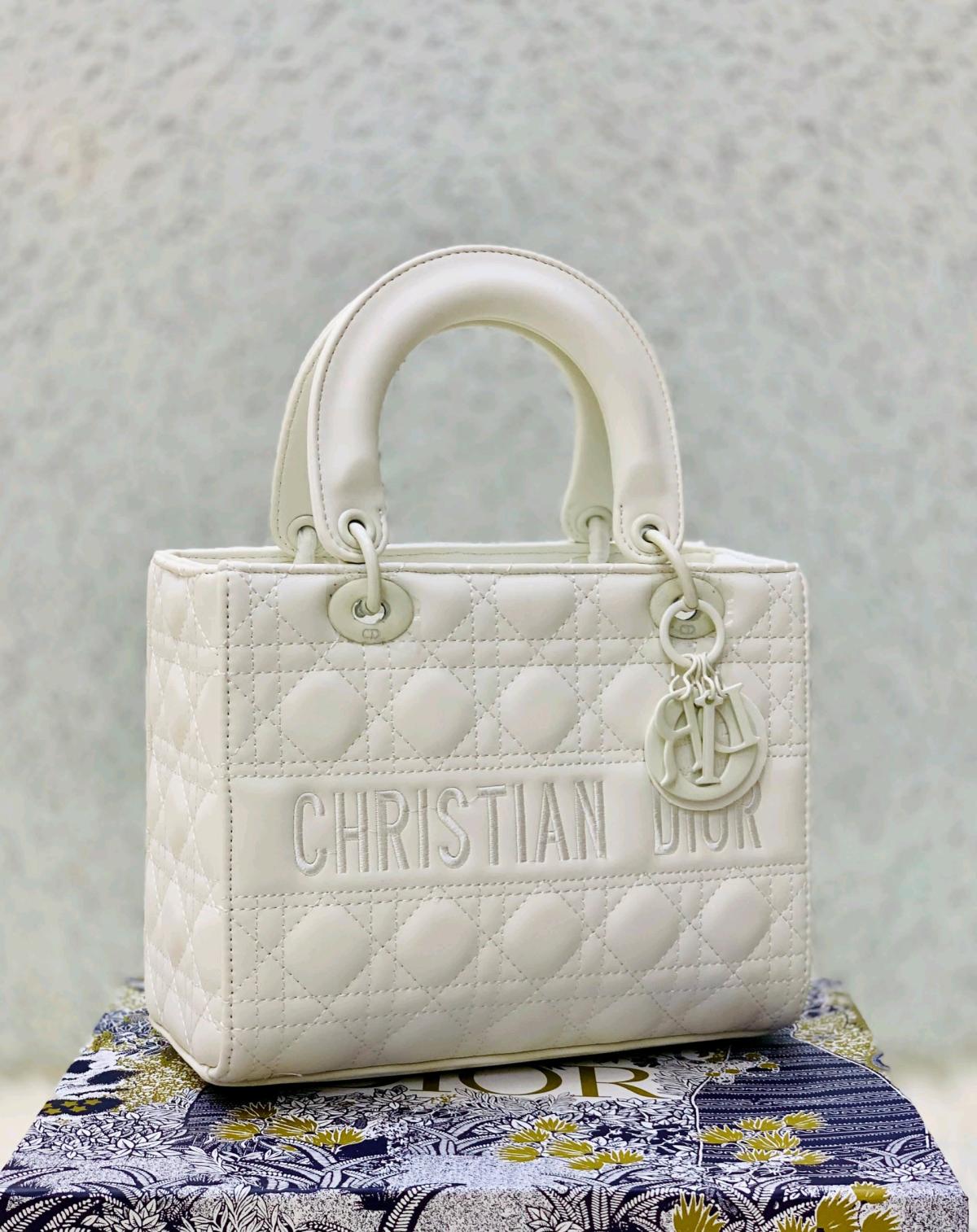 fashionable Purse