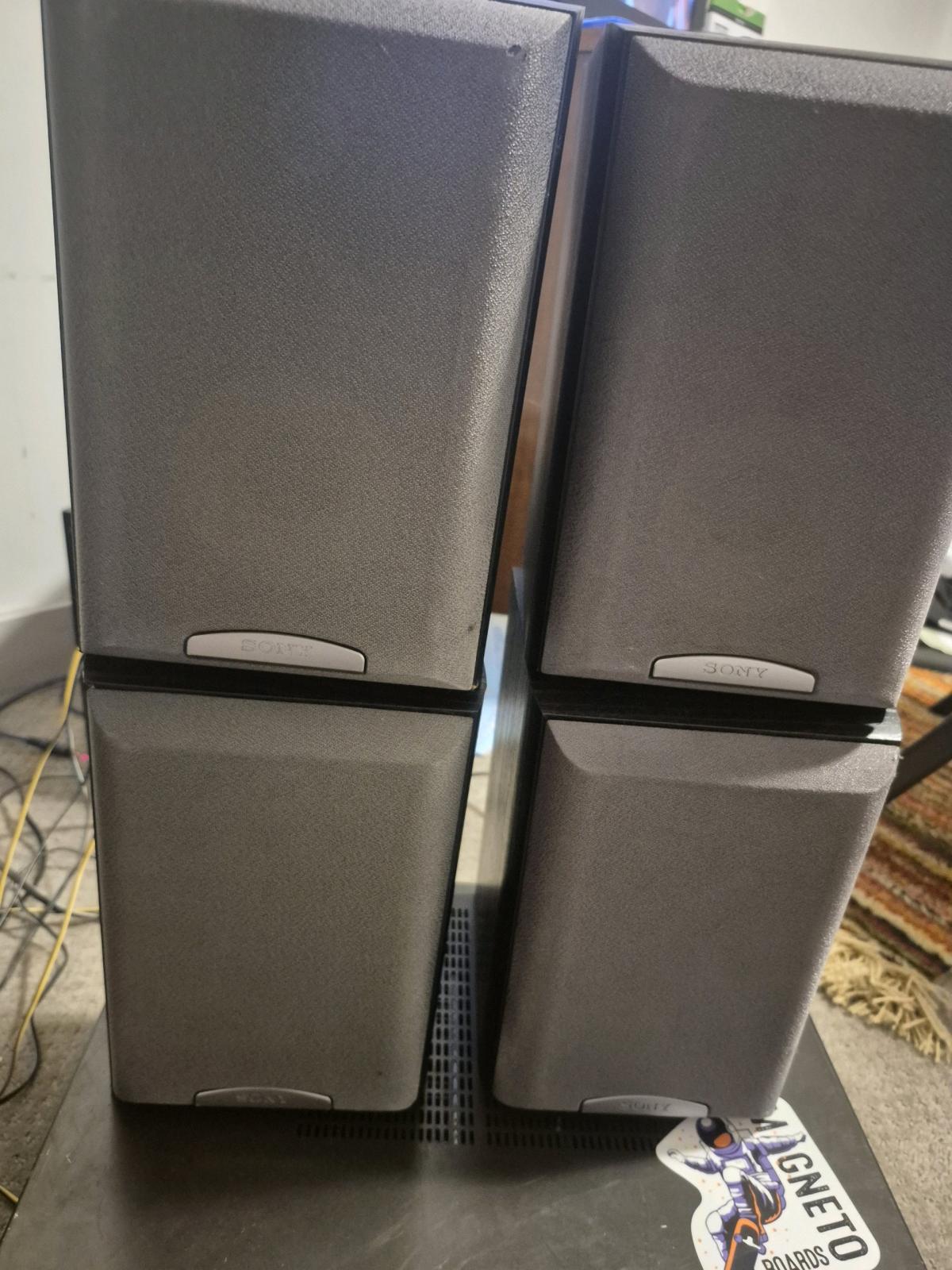 4 speakers 8 inch sub sound bar and receiver
