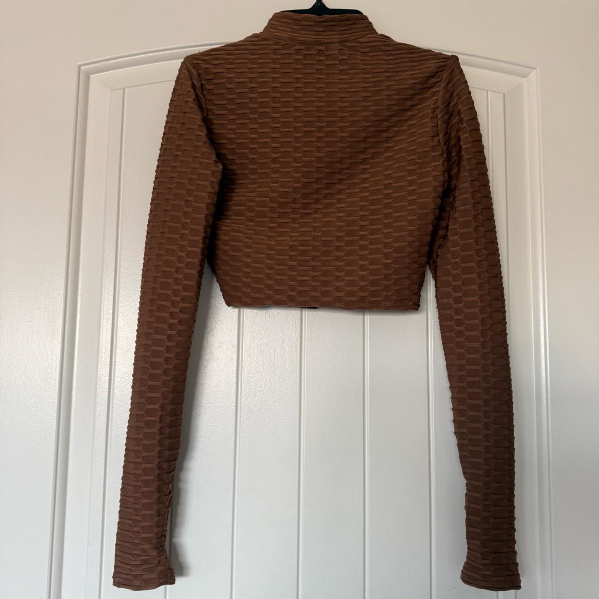 TIMING Textured Cropped ZipUp Top w Thumbholes  Size S