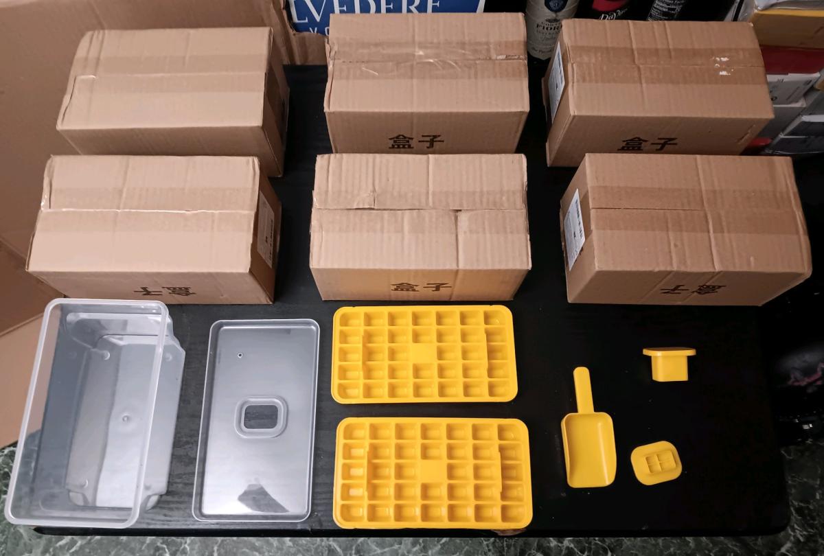 MINI ICE CUBE MAKER TRAYS