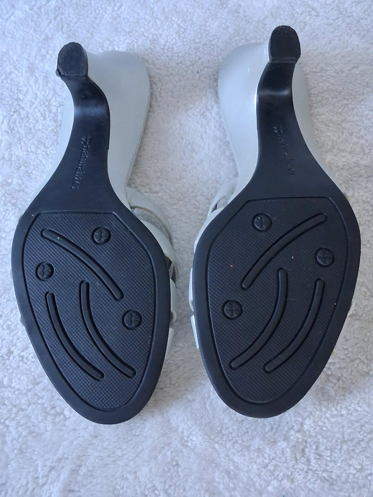 Naturalizer 7W heels